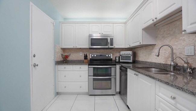 Building Photo - 4250 Galt Ocean Dr