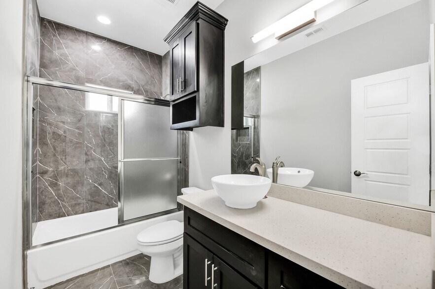 Building Photo - 4721 Magnolia Ave