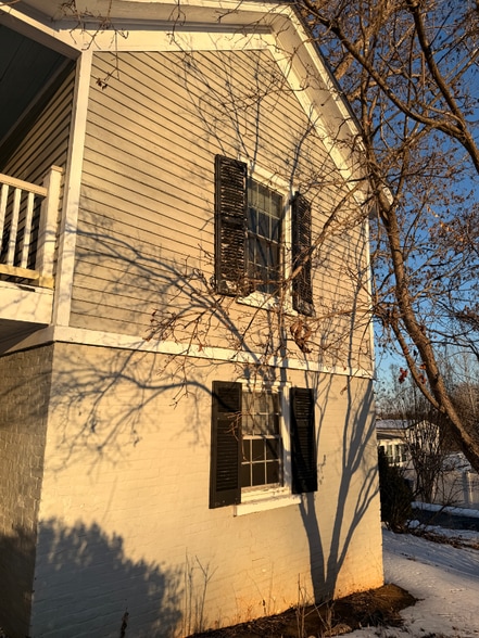 Building Photo - 154 Garland Ave