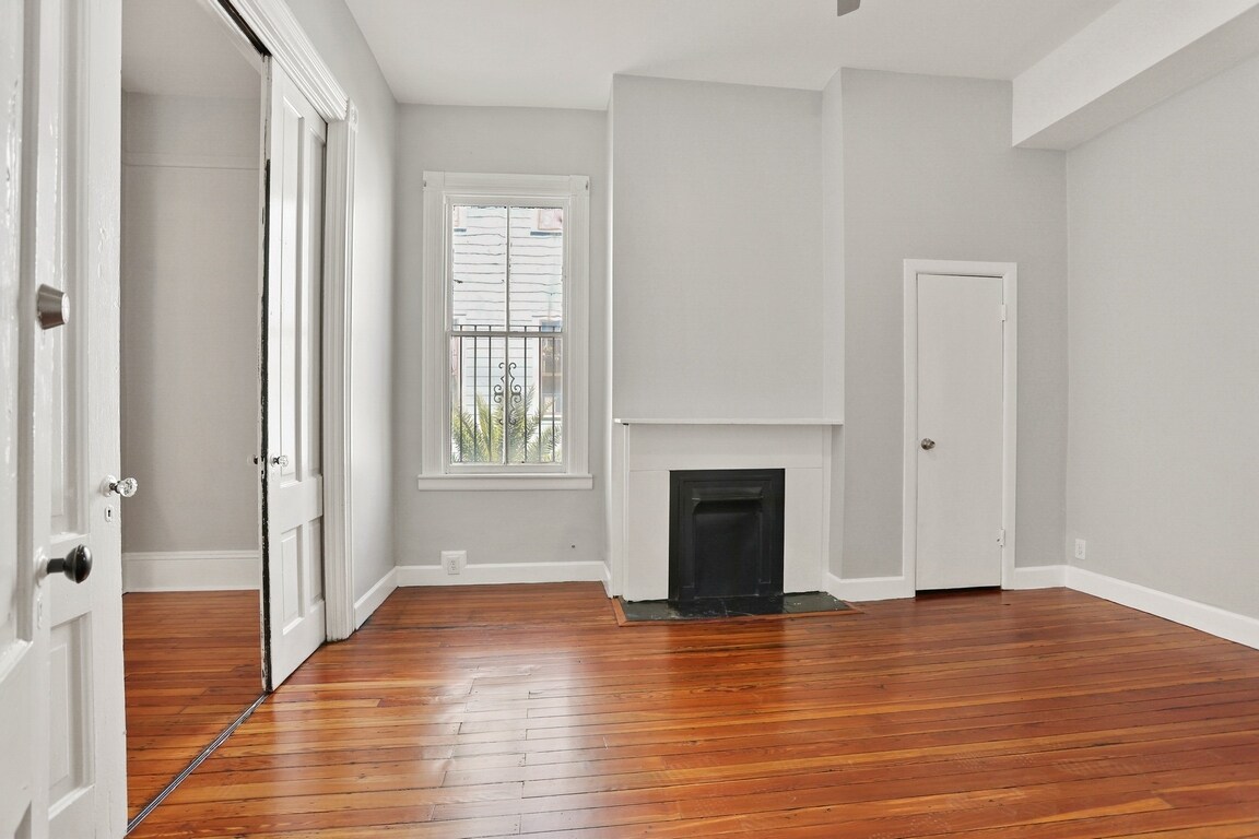 Building Photo - 1112 Barnard St