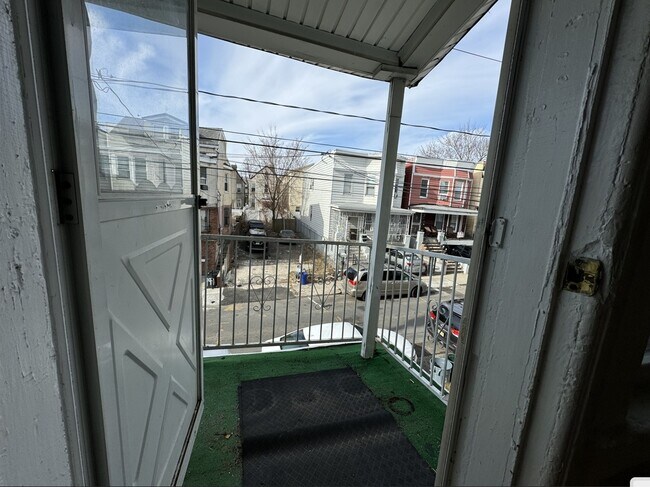 Unit 2 - 198 Myrtle Ave