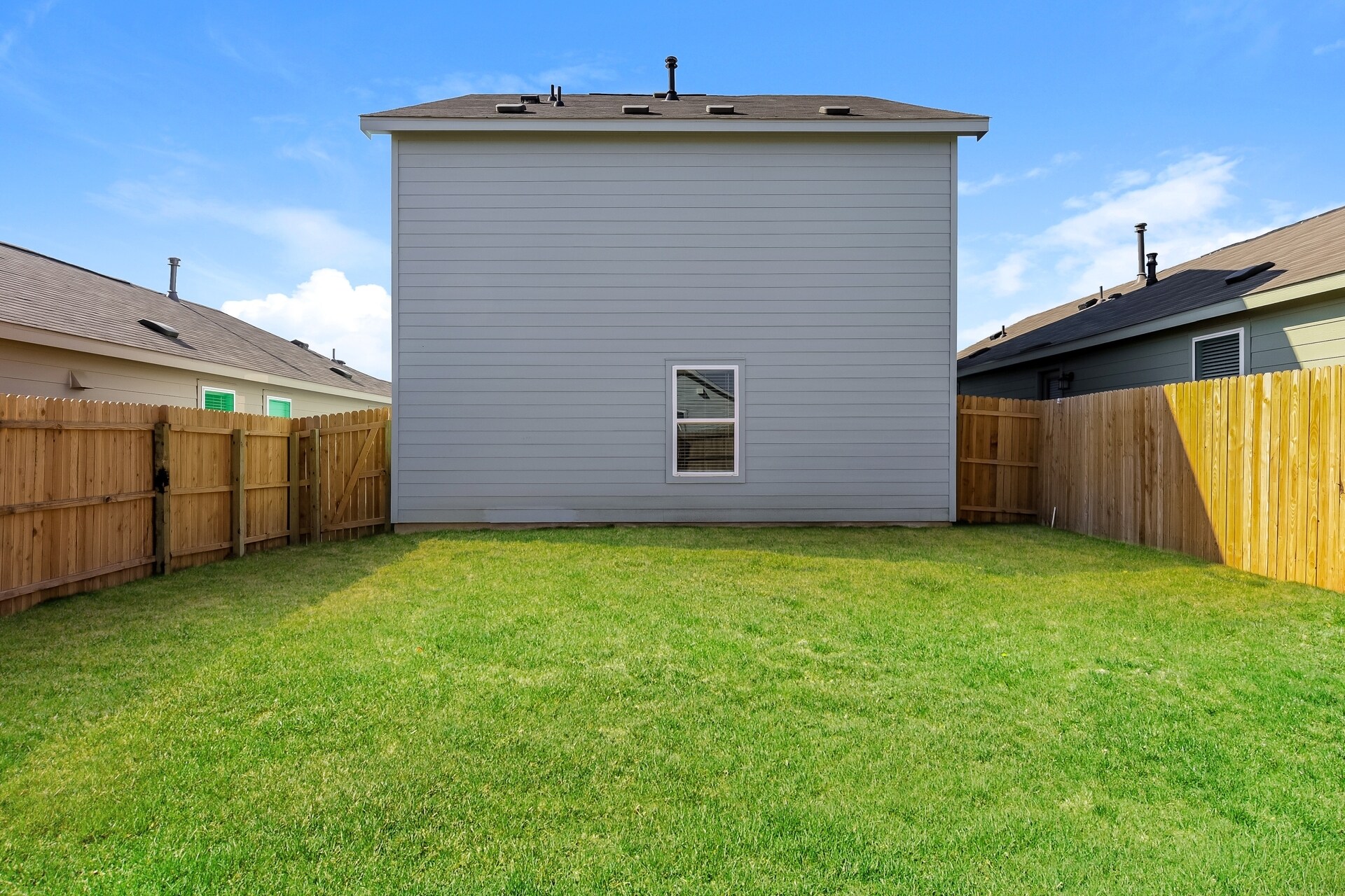 Building Photo - 8044 Nube Medina