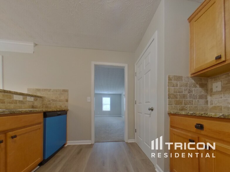 Building Photo - 207 Arbor Creek Dr