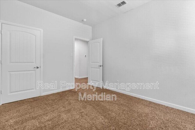 Building Photo - 1125 Ferncliff Dr