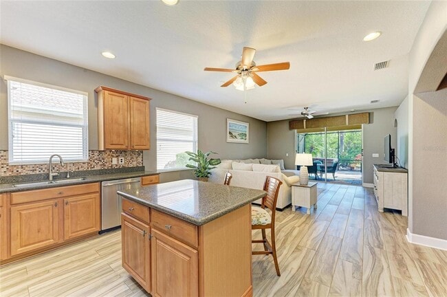 Building Photo - 135 River Enclave Ct