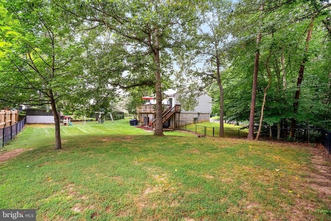 Building Photo - 7390 Lake Dr