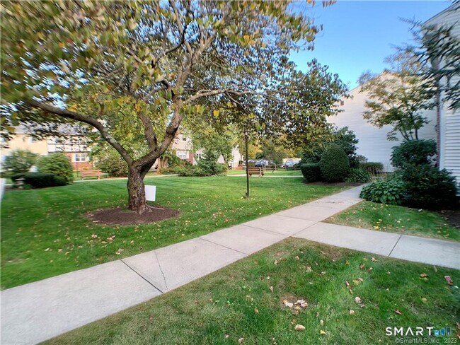 Building Photo - 64 E Gate Ln