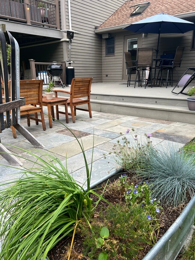 Building Photo - 16 Gibbons Ln