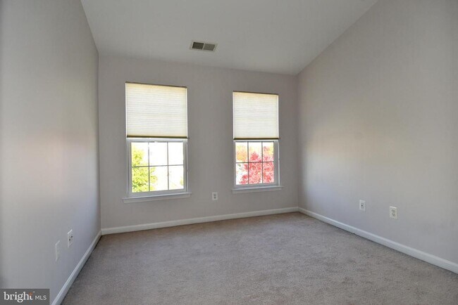 Building Photo - 43265 Morven Square