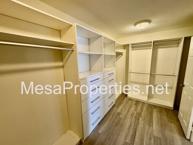 Building Photo - 8598 Cabin Pl