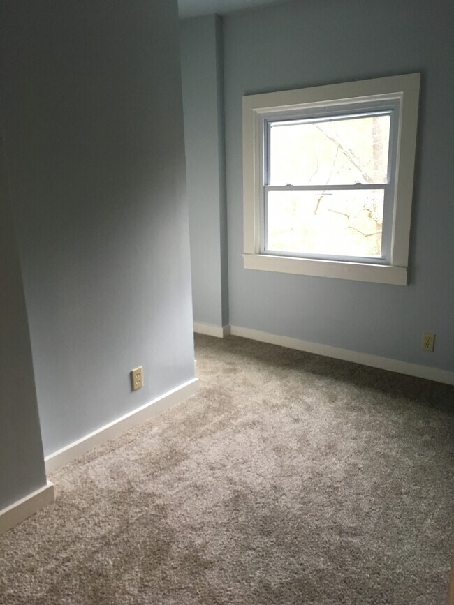 Building Photo - 2071 Tulpehocken Rd