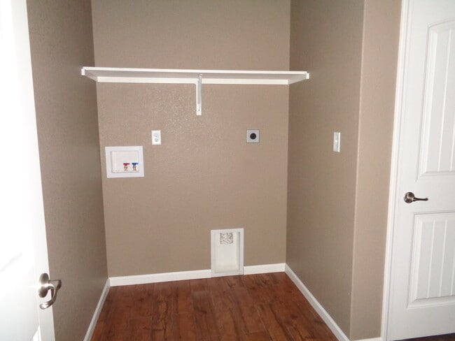 Building Photo - 314 Highland Grove Dr