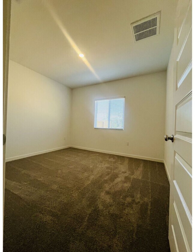 Building Photo - 12667 Ironbow Wy