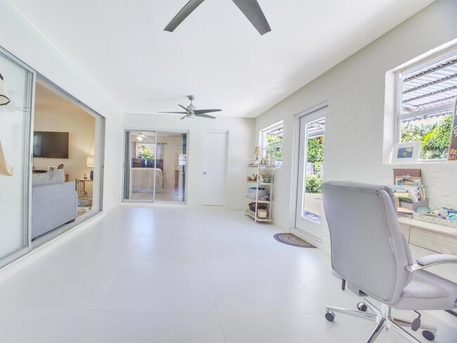 Building Photo - 218 S Sequoia Dr