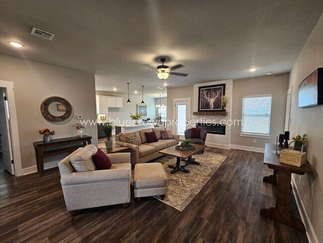 Building Photo - 1800 Aleia Cv