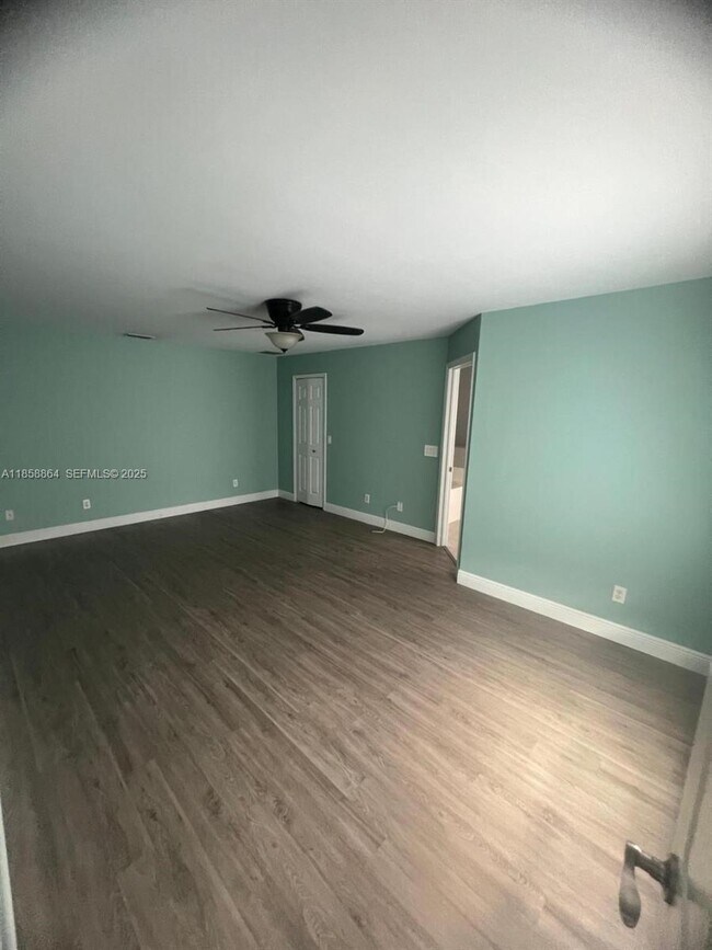 Building Photo - 1305 SW 22nd Pl