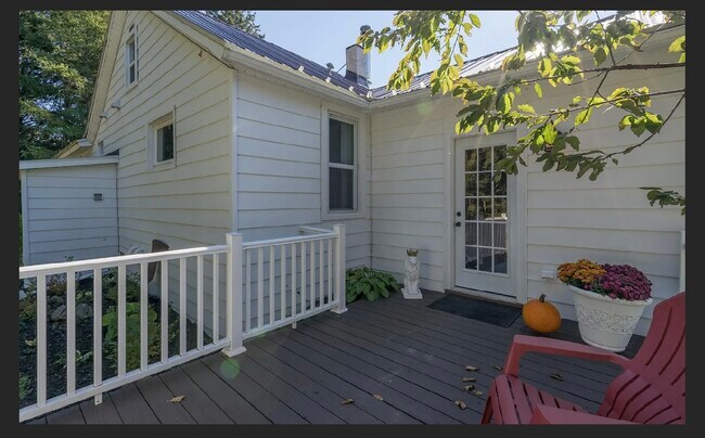 Building Photo - 14047 Military Rd