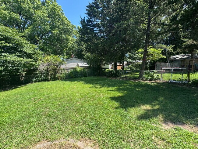 Building Photo - The Good Life — Over 2,200 Sq Ft with Finished Basement & Sunroom