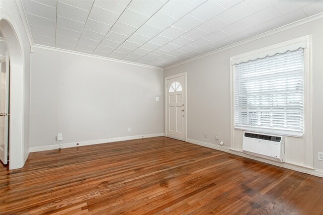 Building Photo - 3515 Fairview Ave