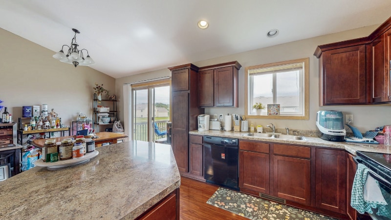 Building Photo - 4024 Stone Point Dr NE