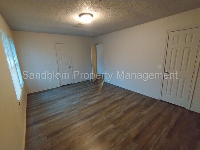 Building Photo - For Lease | Wagoner | $1,100 Rent