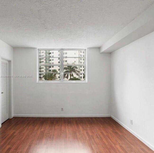 Building Photo - 3000 S Ocean Dr
