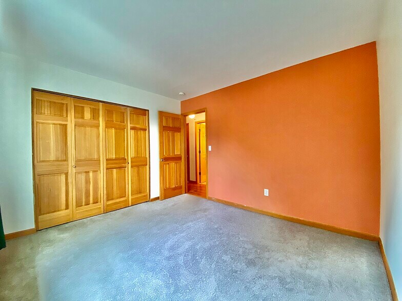 Building Photo - 1855 Icarus Dr