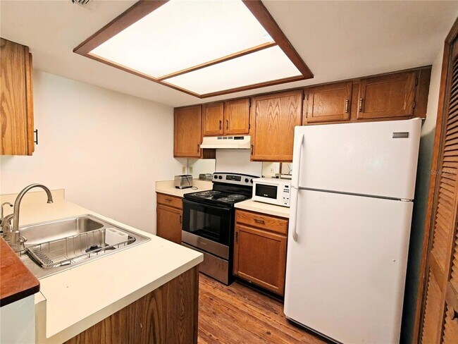 Building Photo - 830 SW 56th Terrace