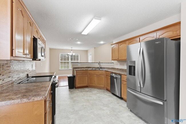 Building Photo - 124 Carillo Ln