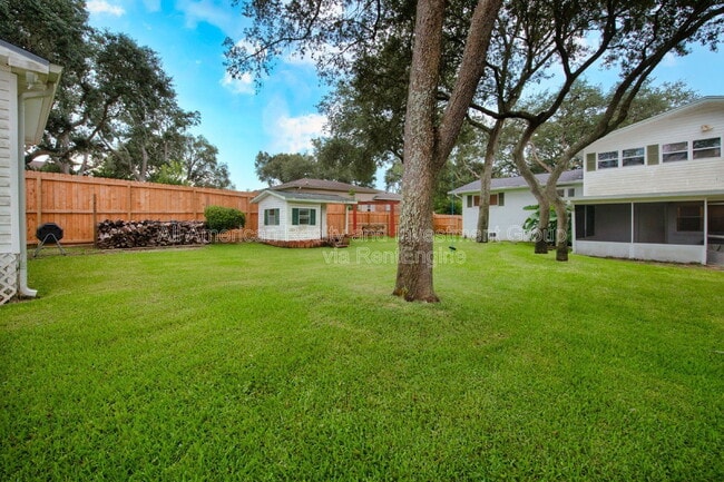 Building Photo - 20 Dogwood Ln