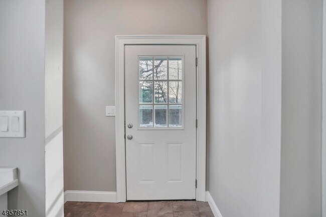 Building Photo - 25 Olyphant Dr