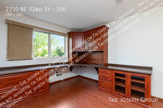 Building Photo - 2210 NE 92nd St