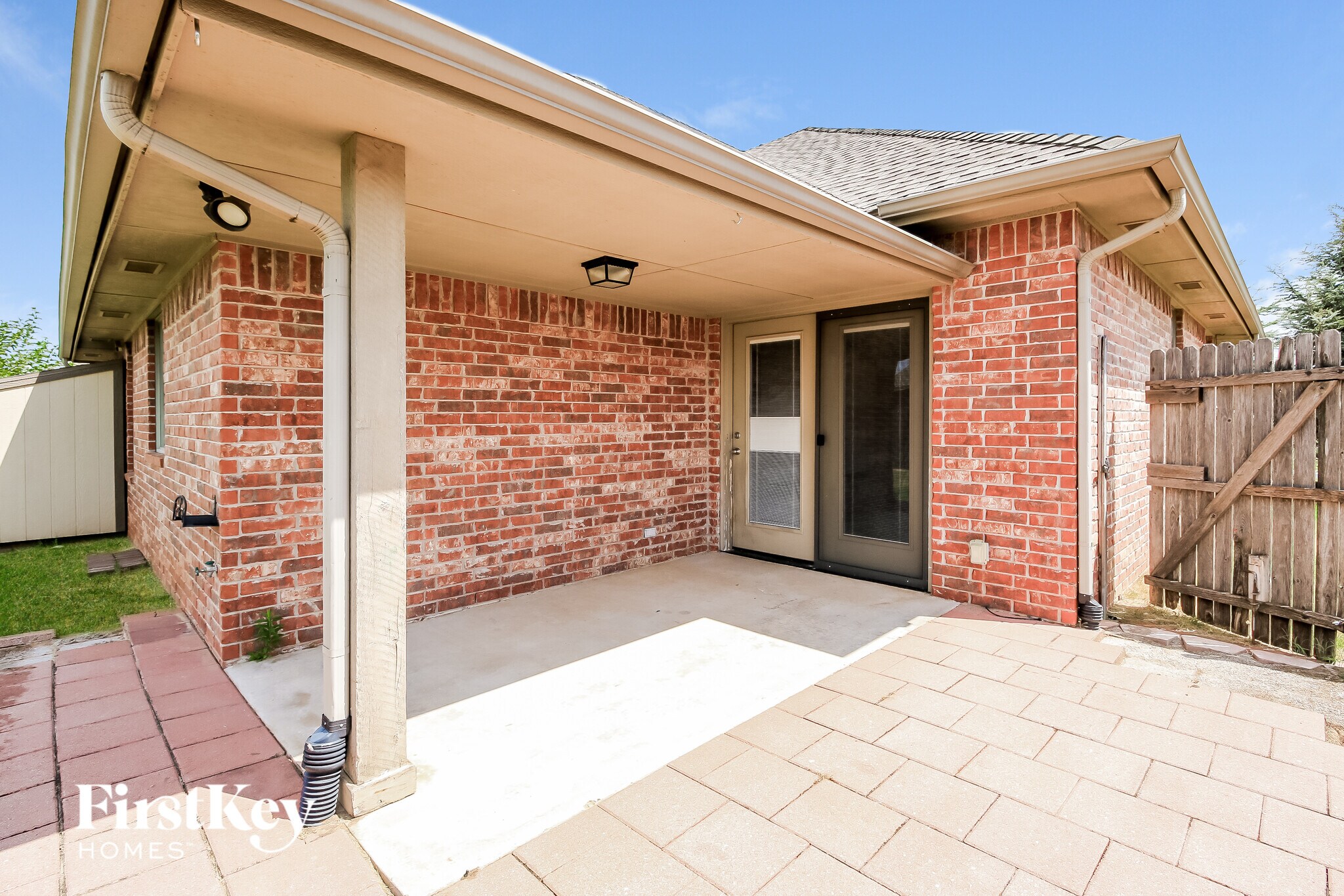 Building Photo - 813 SW 38th St