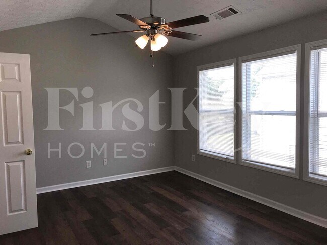 Building Photo - 311 Azalea Loop