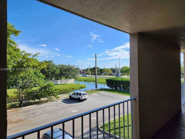 Building Photo - 7981 S French Dr