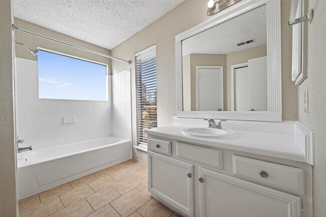 Building Photo - 3479 Rockrill Dr