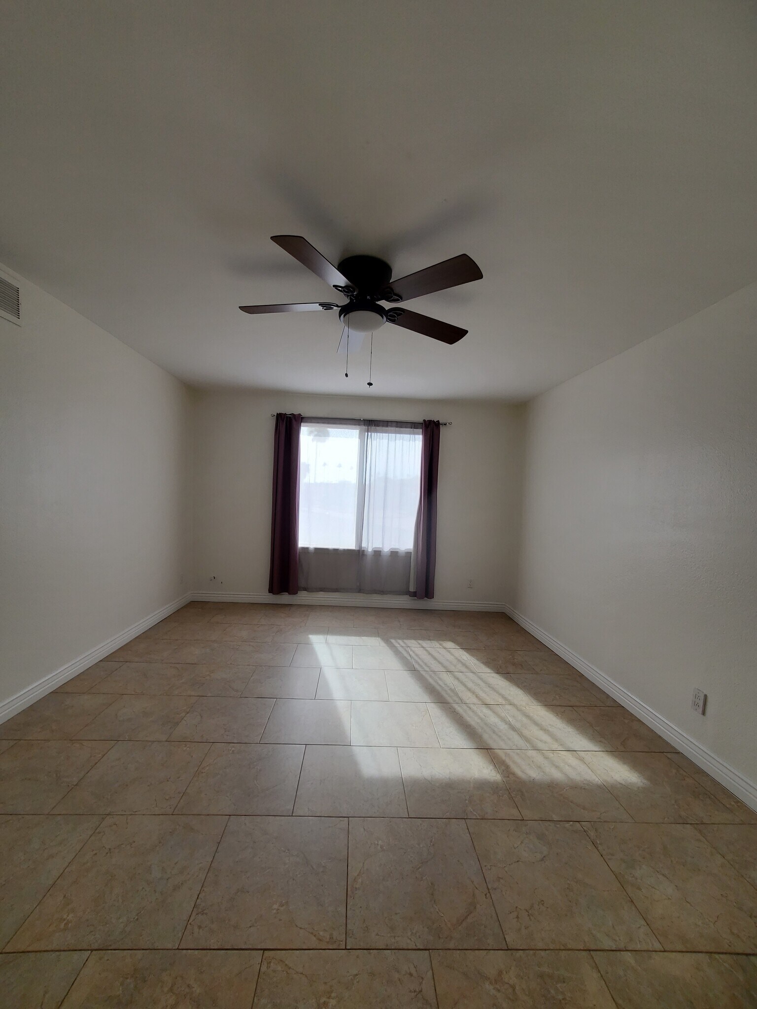 Building Photo - 2725 S Azalea Dr