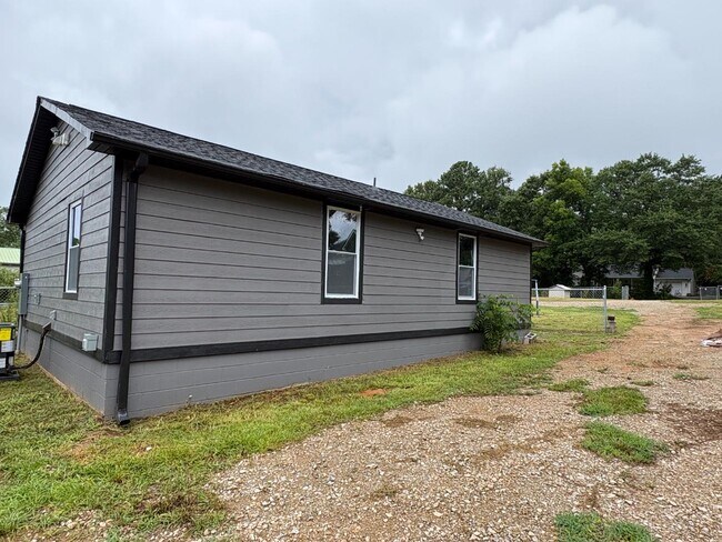Building Photo - 191 Fort Shoals Rd