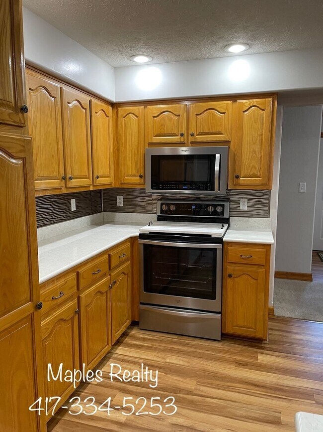 Building Photo - VERY NICE 3 bedroom home in Branson, MO fo...