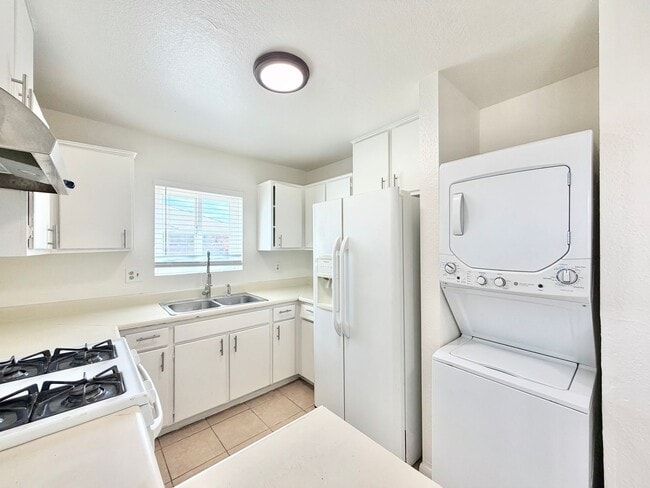 Building Photo - 32425 Rancho Vista Dr