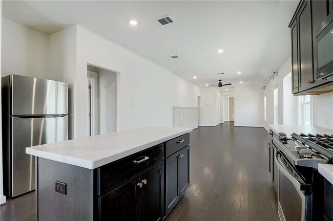 Building Photo - 17118 Alturas Ave