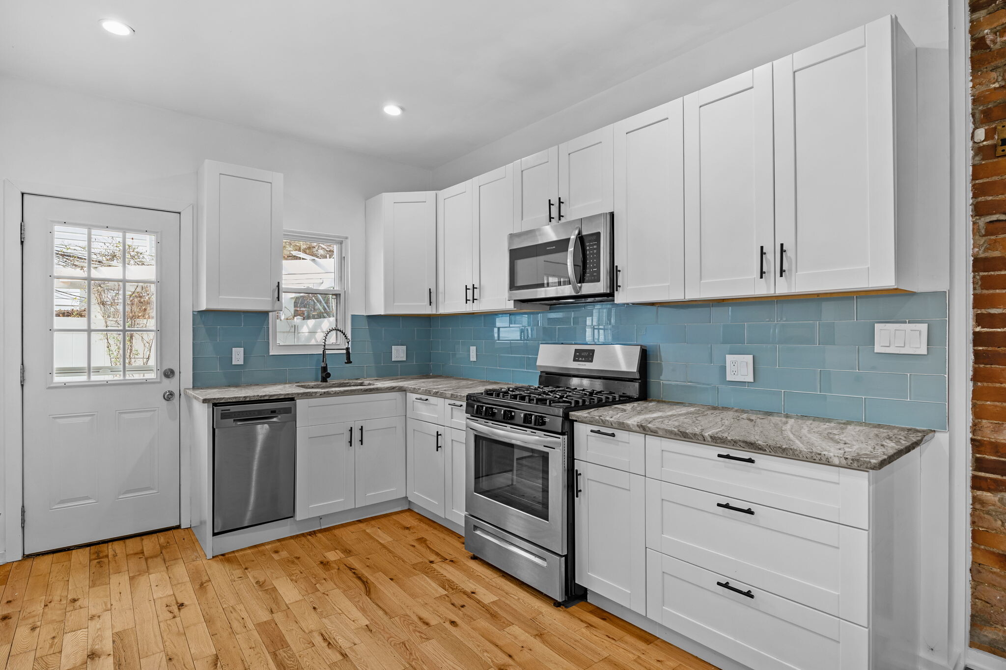 Building Photo - 1806 S Chadwick St