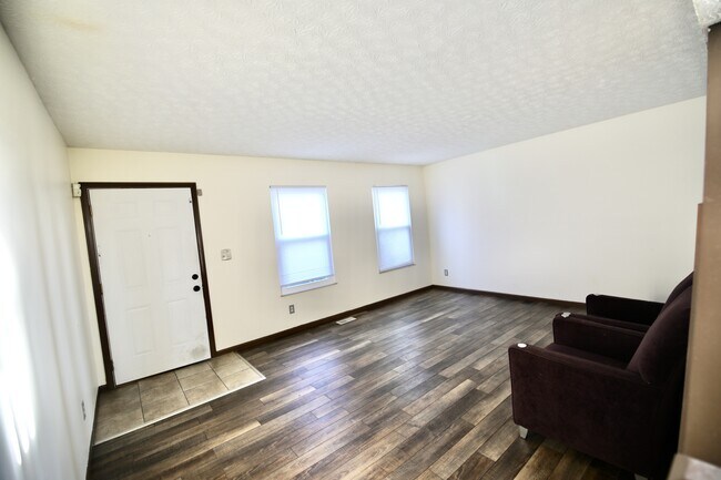 Building Photo - 7160 Lauretta Ct