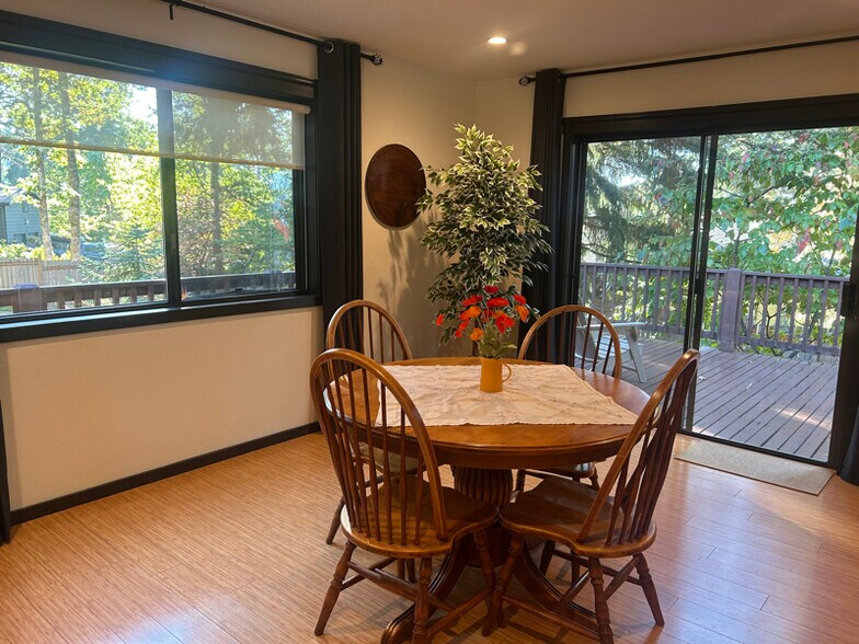 Building Photo - 635 Via Casa
