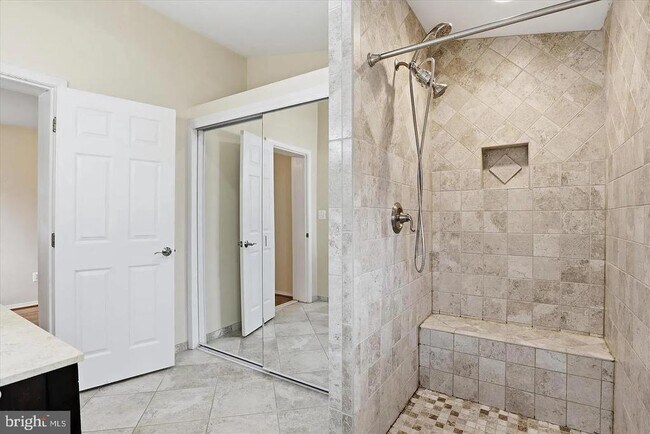 Building Photo - 7416 Sportsman Dr