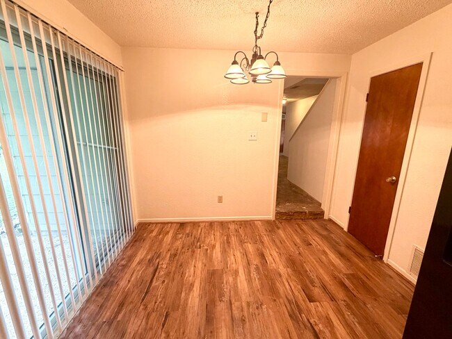 Building Photo - 108 Stone Canyon Ct