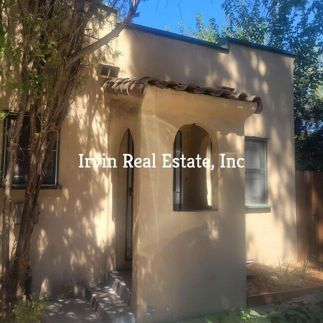 Primary Photo - 520 Bodem St