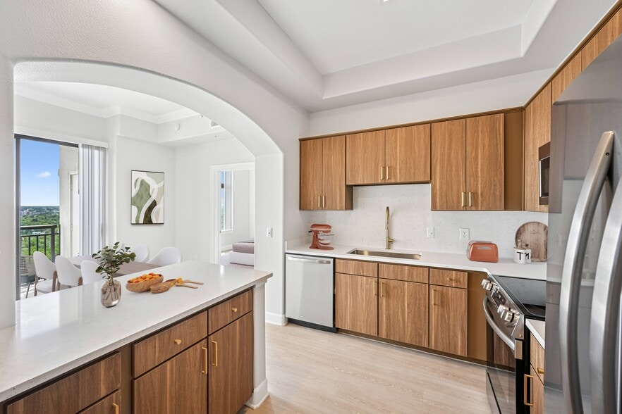 Primary Photo - 4550 Cherry Creek