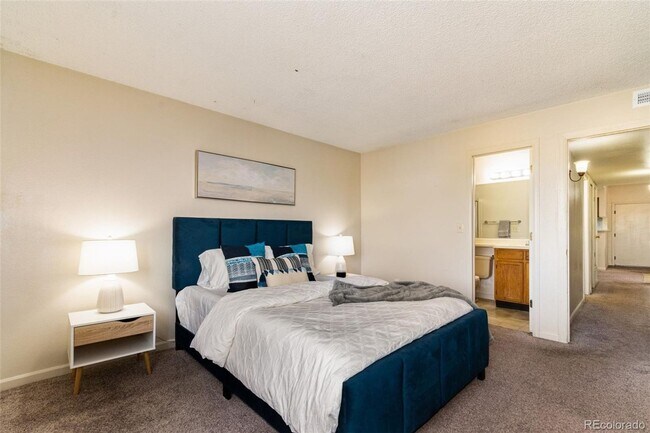 Building Photo - 3 Bed 2 Bath Updated Unit in Robinwood