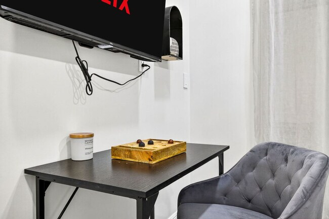 Building Photo - 319 Brentwood Dr